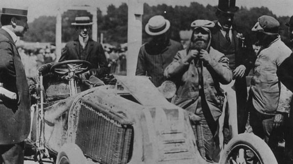 Renault Sport - Notre Histoire - Louis Renault et les débuts du sport automobile