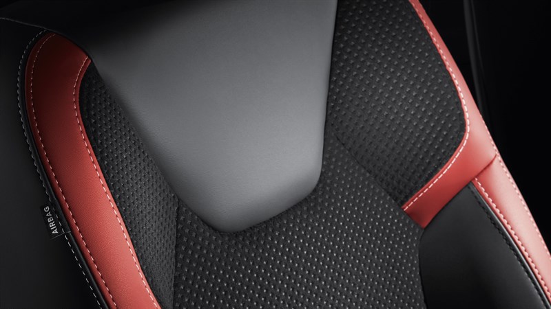 Nouvelle Renault CLIO - Sellerie cuir/tissu rouge et noire