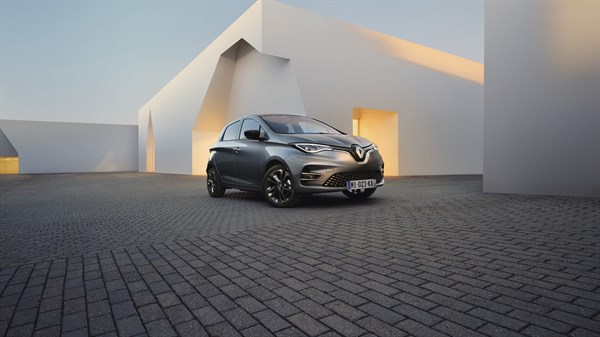 Zoe E-Tech électrique  face 3/4 avant